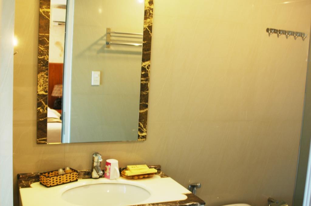Minh Nhat Hotel Nha Trang Værelse billede
